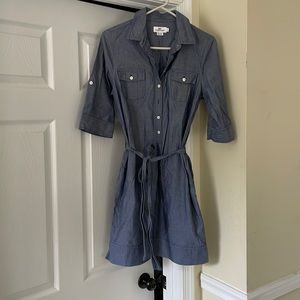 Vineyard vines denim collared dress size 6